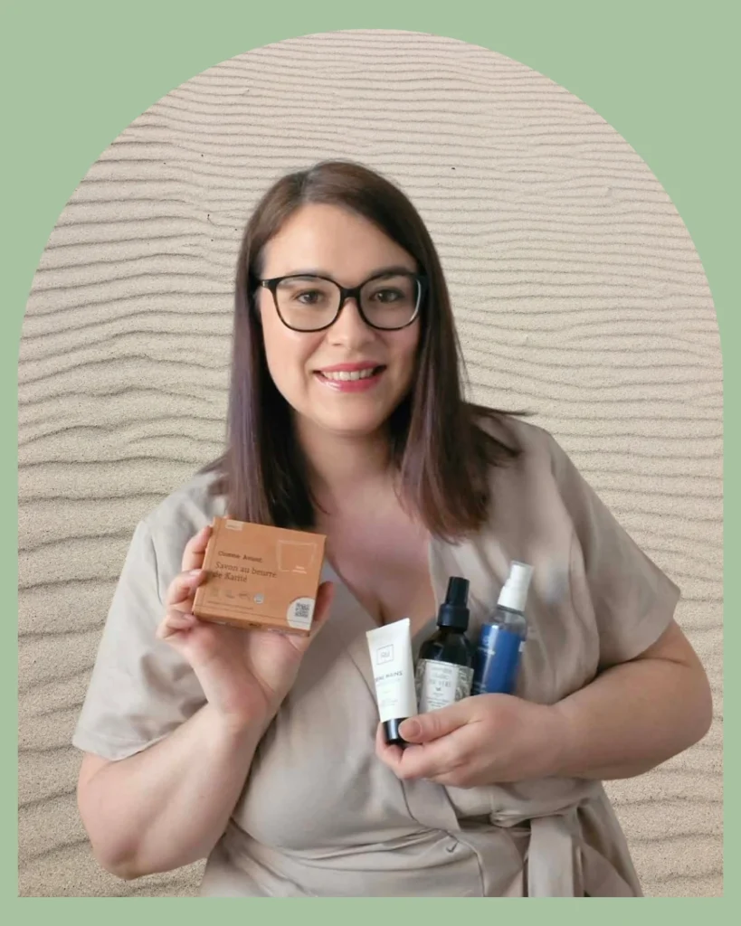 Justine, esthéticienne professionnelle à Sens-de-Bretagne, spécialisée en soins naturels du visage et massages bien-être